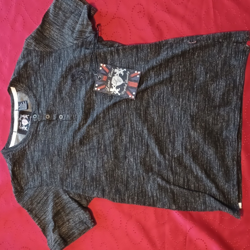 Men's Small 3 Button Shirt. Lions Crest by English Laundry.